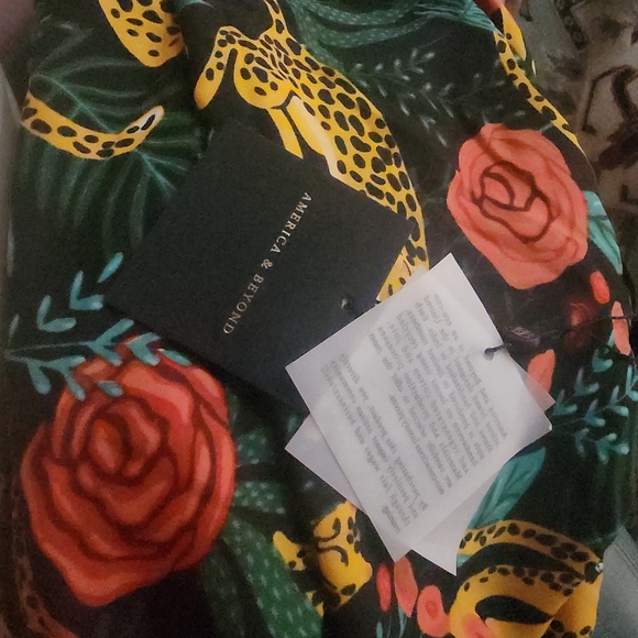 Jaguar Print Short Sleeve Jumpsuit - Picture 6 of 10